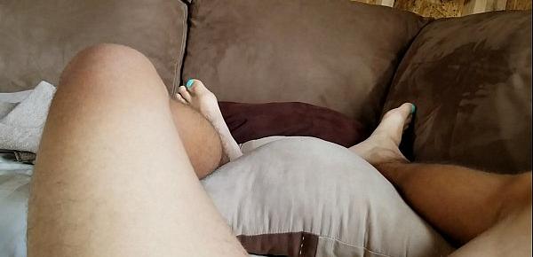  Lvory White - Femboy With Beautiful Feet Wants To Get You Off